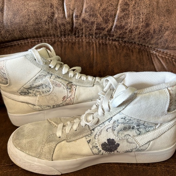 Nike SB Dunks - Picture 5 of 5